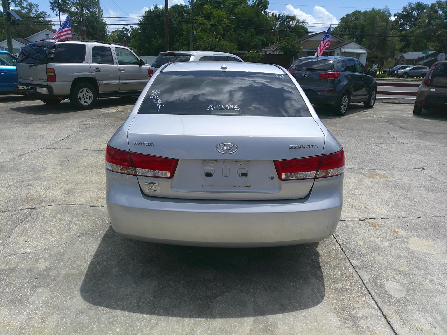 2008 SILVER HYUNDAI SONATA LIMITED; SE (5NPEU46C68H) , located at 390 Hansen Avenue, Orange Park, FL, 32065, (904) 276-7933, 30.130497, -81.787529 - Photo#3